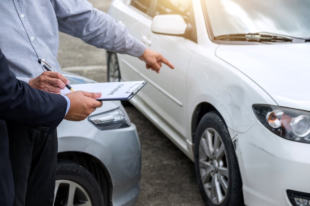 Qué ocurre después de entregar el parte de daños propios al seguro del coche Qué ocurre después de entregar el parte de daños propios al seguro del coche<br />